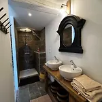 Bed and breakfast Le Cedre 1830 De Charme Et 3*