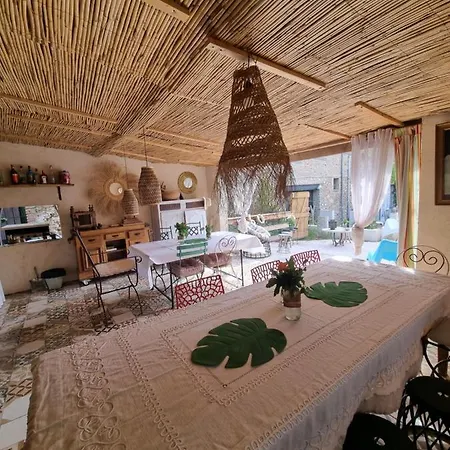 Le Cèdre 1830 De Charme Et Saint-Feliu-d'Avall