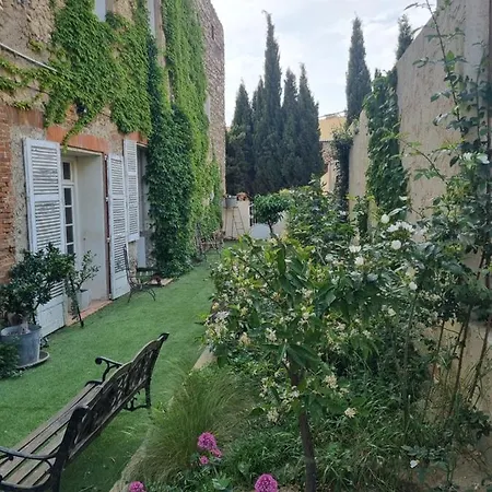 Le Cèdre 1830 De Charme Et Couette-café Saint-Feliu-d'Avall