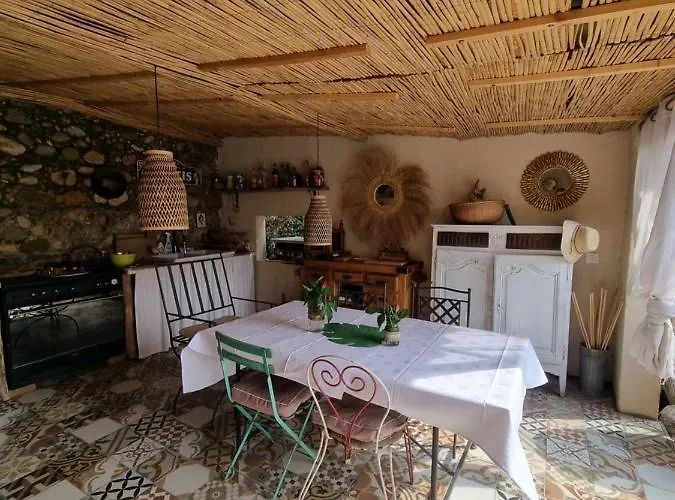 Le Cedre 1830 De Charme Et Saint-Feliu-d'Avall